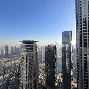 Iconic Marina & Sea Views From The 52Nd Floor